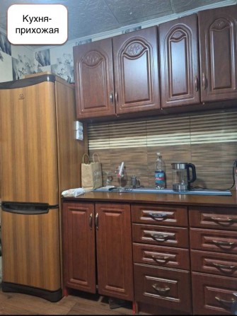 Сдам кімнату - цена за все. Кондиціонер. р-н Тітова. Гуртожиток. - фото 1