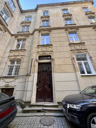 Оренда ізольваноі кімнати для однієі дівчини / жінки вул. Дорошенка - фото 1