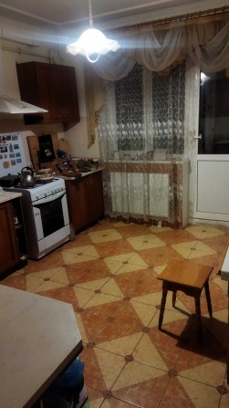 Кімната вул.Володимира Великого в гарн.ст. з ремонтом.Вільна. - фото 1