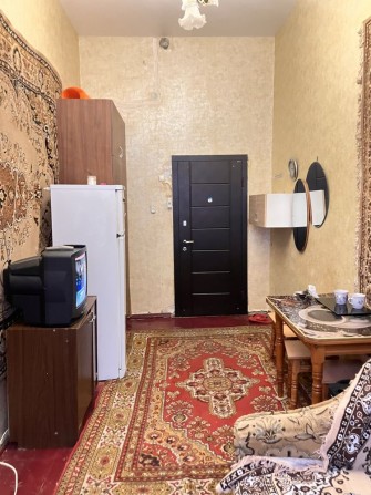 Льва Толстого/Нежинская. Центр, комната в комуне - фото 1