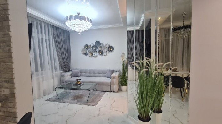 Сдам стильную красивую студию на Каманина, ЖК 44 Жемчужина,  длительно - фото 1