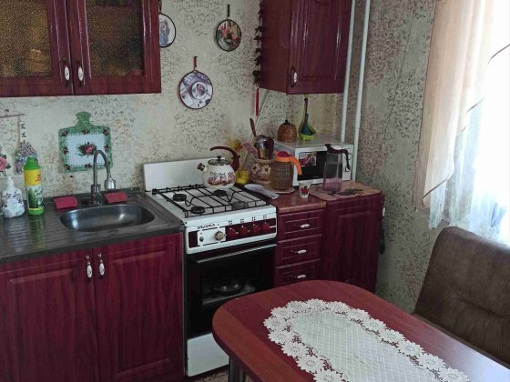 Продам 4 кімнатну квартиру