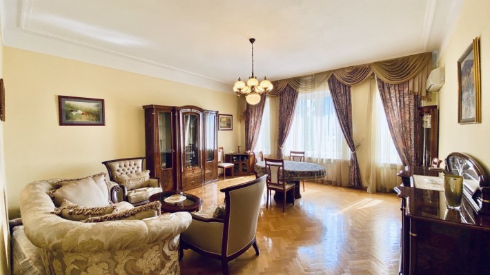 Продам 4к квартиру на Печерську. Центр, Бесарабка. Вул Круглоуніверситетська 18/2 - фото 1