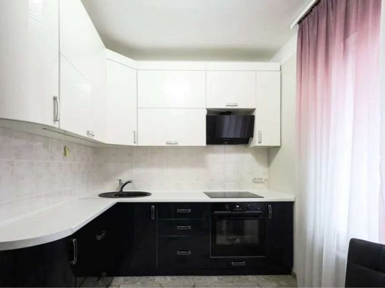 Продаж 3-кімнатної квартири на вул.Ревуцького, 13 Киев