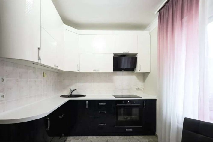 Продаж 3-кімнатної квартири на вул.Ревуцького, 13 - фото 1