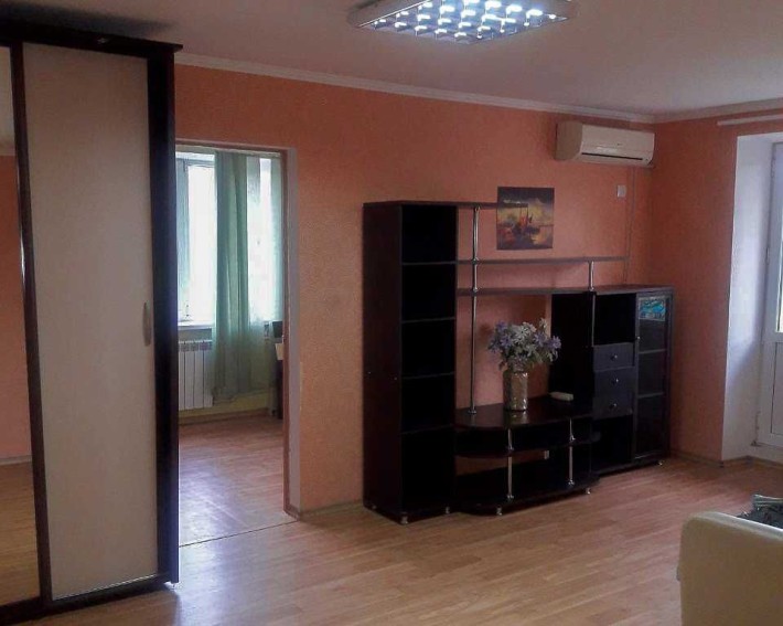 Здам 2-х комнатную квартиру в самом центре ,возле базара(хозяин) - фото 1