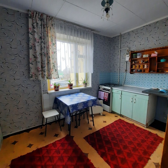 1 комн  в малосемейке 4/9, 11 микр1 - фото 1