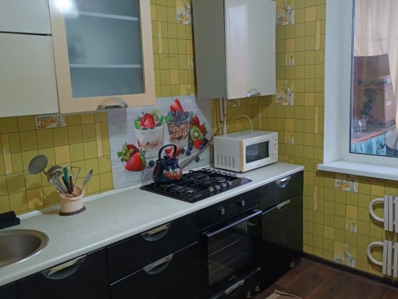 Здам однокімнатну крупногабаритну квартиру на лівому березі Каменское