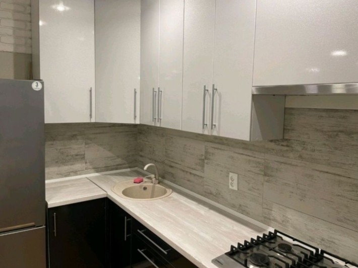 Сдам 1-2х к комнатную кв-ру 10000 Центр - фото 1