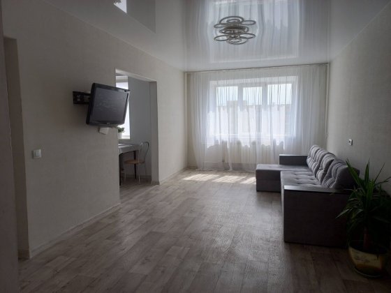 Аренда  от хозяина  4-х комнатной квартиры за 10000гр. на левом берегу Каменское