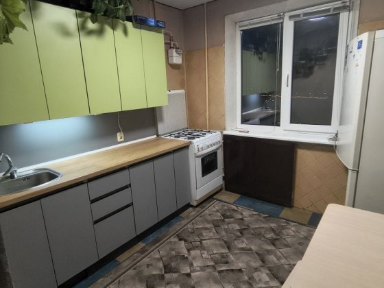 Здам 2-х кімнатну квартиру лівий 10 мкрн Каменское