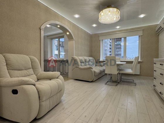 Чотирьохкімнатна. Автоном Газ. Лівий Берег. Каменское