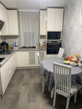 3 кімнатна квартира. Евроремонт. З меблями - фото 1