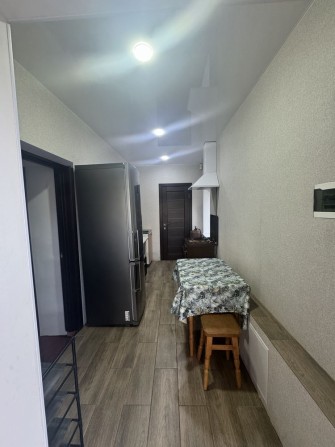 Сдам полдома на Музыченко !!! 2 комнаты , новая кухня и санузел - фото 1