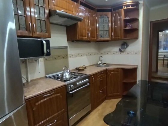 Сдам на год и более 3 комнатную квартиру с капитальным ремонтом Чорноморськ