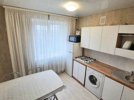 Парковая 8А, двух комнатная квартира Чорноморськ