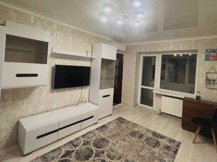 Здам 3-кімнатну квартиру з індивідуальним опаленням на тривалий термін - фото 1