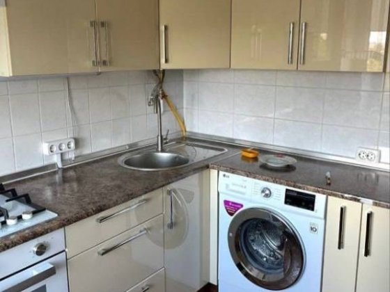 Однокімнатна квартира центр біля міськоі лікарні Кам'янець-Подільський