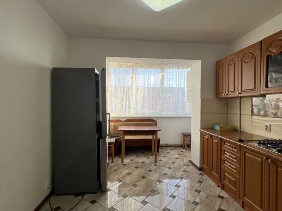 1но кімнатна з ремонтом на Леонтовича Коломия