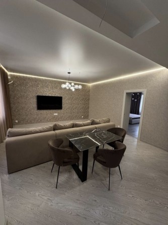 3-квартира в центре  .ул Марата 5 - фото 1