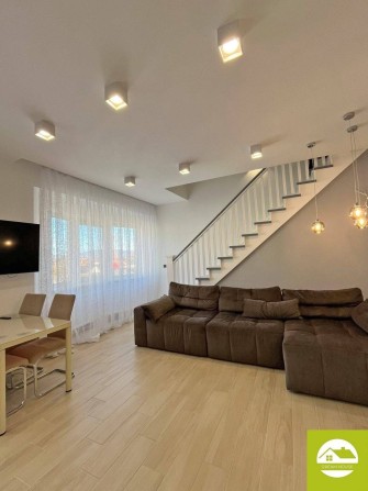 Перша здача здається трикімнатна велика квартира - фото 1