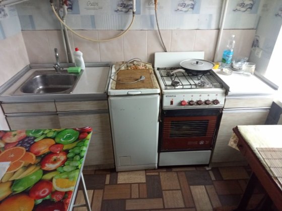 Сдается 2х ком кв. ЖД ост. Школьная 3.3 Кирпичный дом. Аккуратная. Славянск