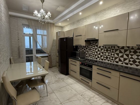 Сдается 4 комнатная квартира. Закрытый двор. Новый дом. Славянск. Славянск