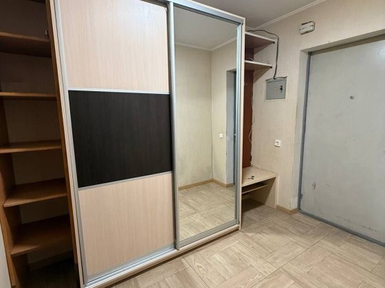 Бровари,2-х кв,вільна,Грушевського,27