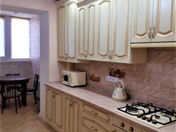 Здам класну  1 кімнатну квартиру в Бучі, в квартирі ГАЗ, центр та Нов Буча