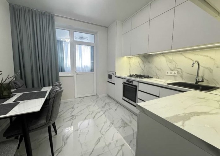 Оренда квартири (євродвушка) з коморою на поверсі. Вишневе - фото 1