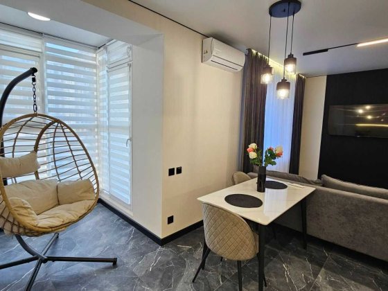 Здам в оренду простору однокімнатну квартиру з дійсно гарним ремонтом! Хмельницький