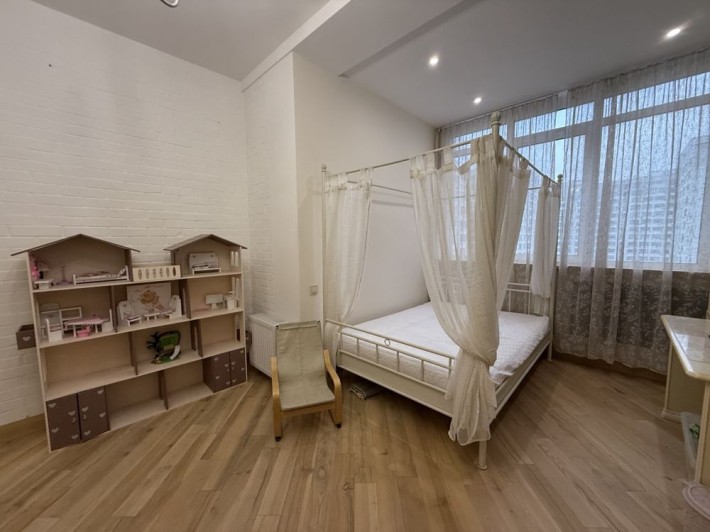 Простора 4-кімнатна квартира м. Вишневе ЖК Аквареі 2 - фото 1