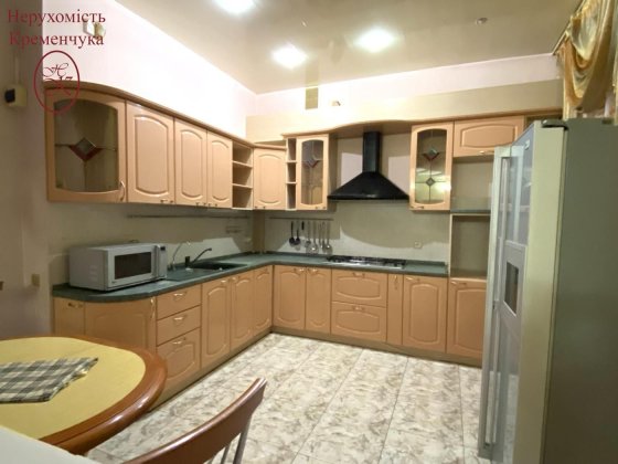 Оренда /3-х кімнатна квартира / Центр Кременчуг