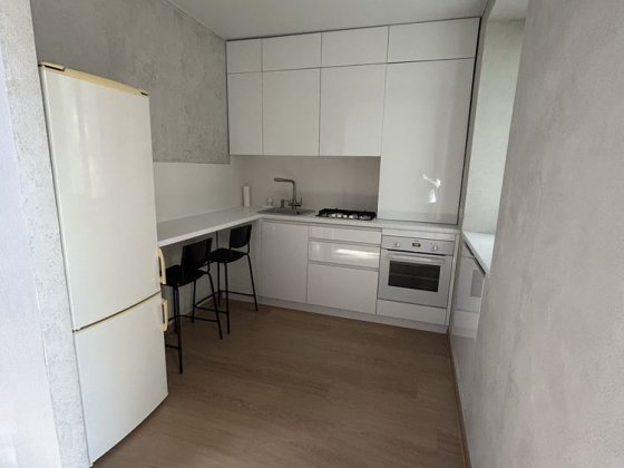 Здається 3 кімнатна квартира на довгій термін з сучасним ремонтом. Кременчук