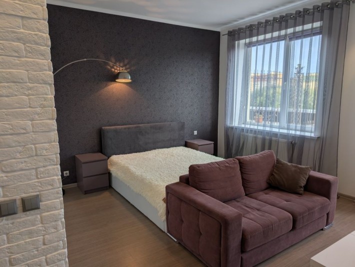 Здам простору квартиру студію з власною терасою - фото 1