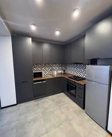 Оренда 1 км квартири поруч з центром - фото 1