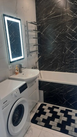 Здам 1-к квартиру з євроремонтом, меблями та побут.технікою - фото 1