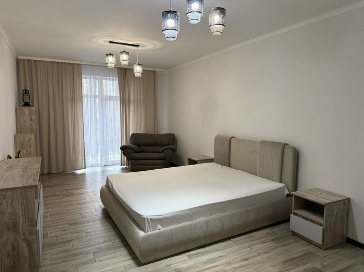 Оренда великогабаритної 1 кімнатної квартири в новобудові - фото 1