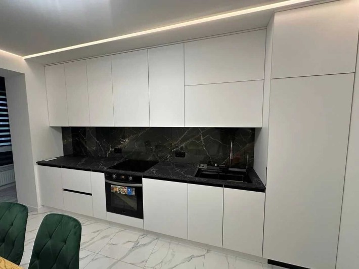 Стильна квартира для комфортного життя де продуманий простір і тиша - фото 1