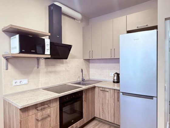 Здам Центральний 2 євро  з гардеробною біля Центрального парку Ірпінь