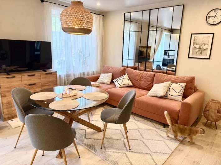 Простора 2кімнатна квартира з кухнею-вітальнею ЖК Чехов парк - фото 1