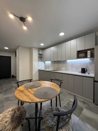 Оренда затишної 1 кім. кв. в сучасній новобудові, поруч "Veles Mall" - фото 1