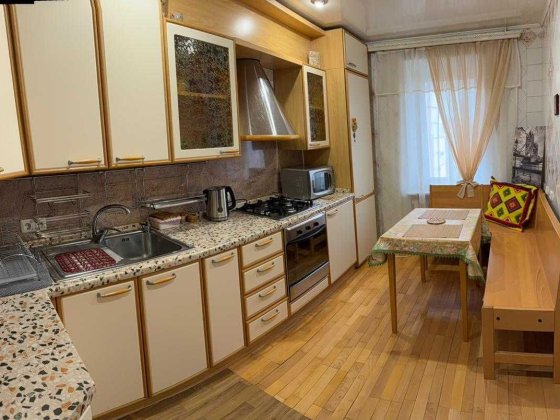 Поділ. 3 кімнати. Гарний ремонт. Власник. Полтава