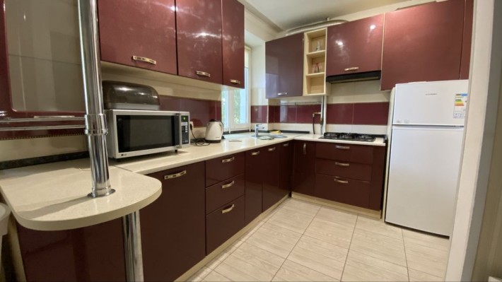 Оренда двокімнатної квартири. вул. Соборності - фото 1