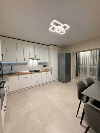 Здаю 2 кімнатну квартиру біля парку - фото 1