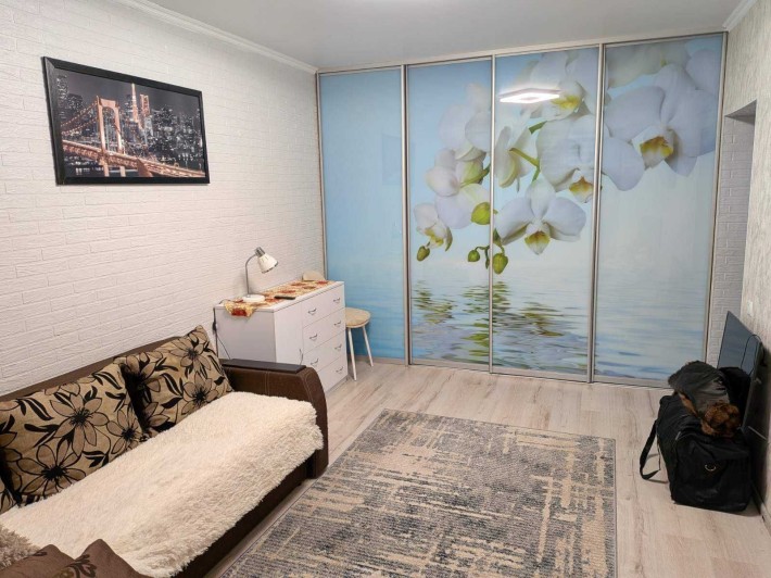 Оренда ТЕРМІНОВО велика 1кімнатна Синергія - фото 1