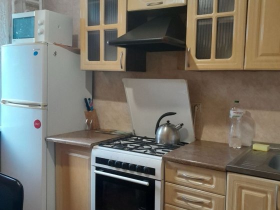 Гарна квартира біля зупинки Полтава