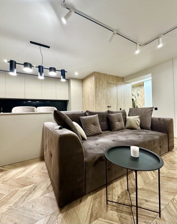 Стильна двокімнатна квартира в новобудові! - фото 1