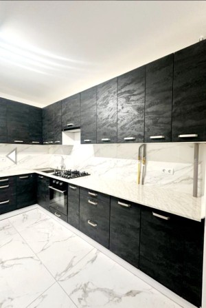 Здається 2к.квартира в центрі міста - фото 1