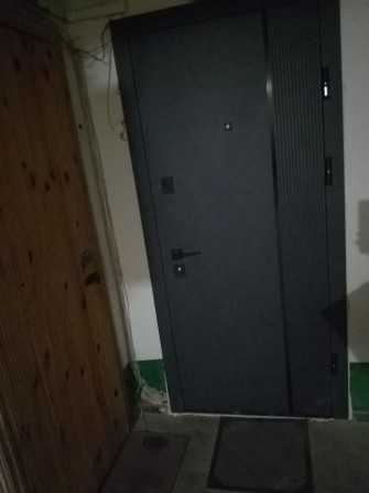 3 ком, 2 балкона, спальные места в каждой комнате.Можно с животными. - фото 1